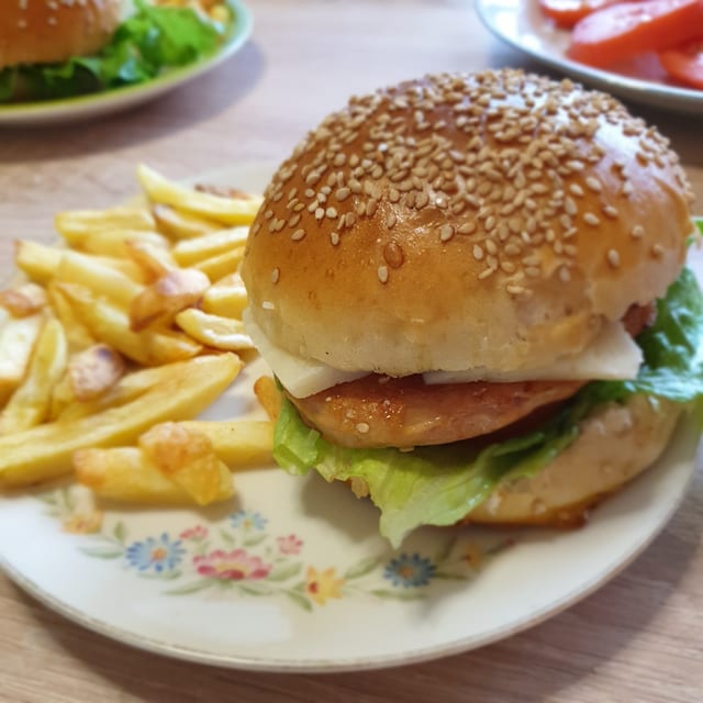 Kids Hamburger & Fries.