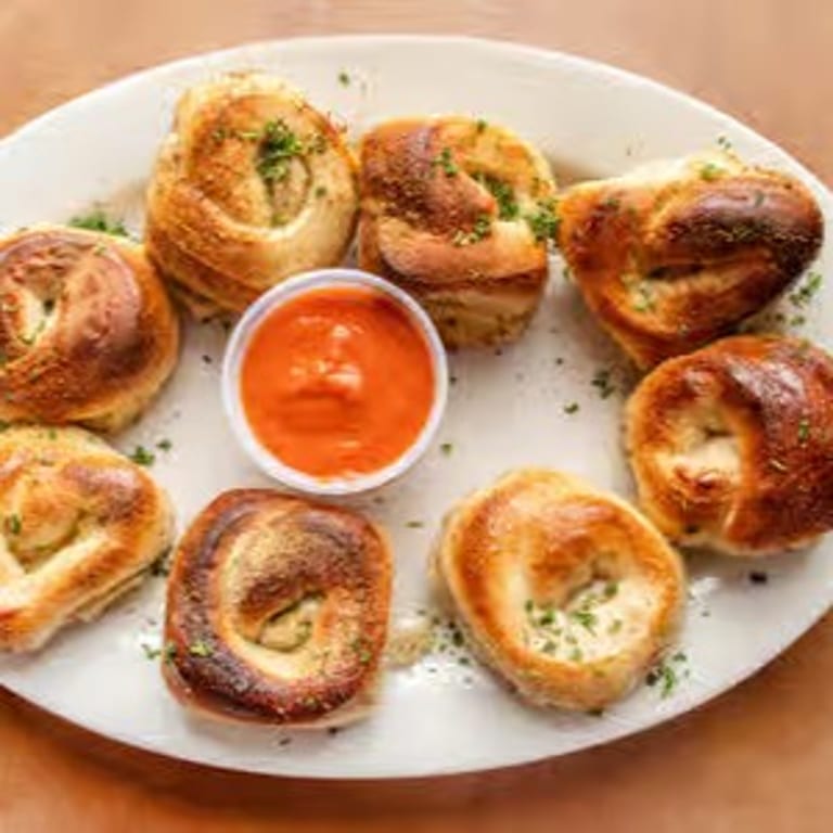 Delicious Garlic Knots: A Must-Try Italian Appetizer